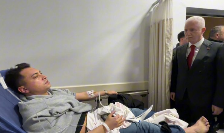 İstanbul Valisi Davut Gül, yaralı polis memurlarını ziyaret etti