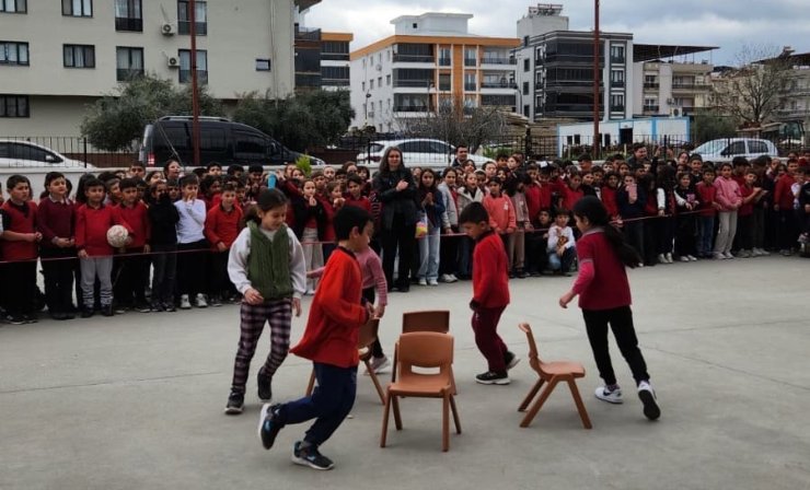 Sarıgöl’ün en büyük ilkokulunda Nevruz kutlandı