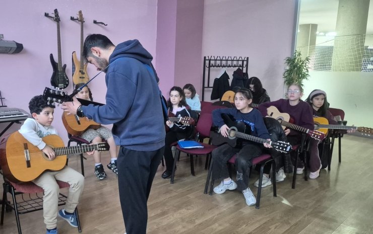 Pursaklar’da sanata olan ilgi büyüyor