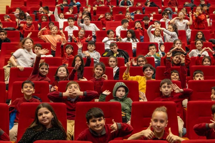 Ümraniye’de kültür sanat sezonu çocukların neşesiyle renkleniyor