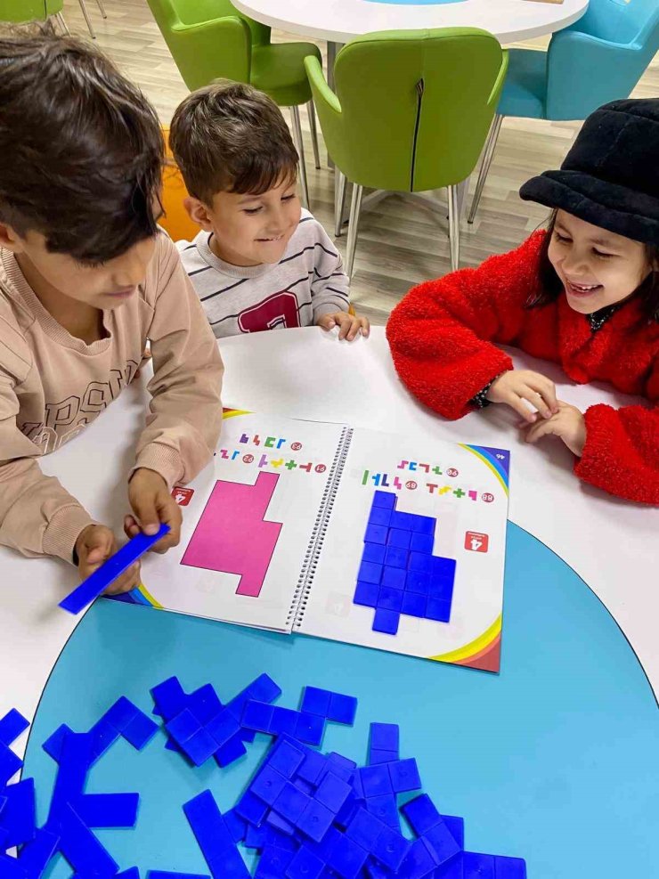 Menteşe’de çocuklar zeka oyunları ile yeteneklerini keşfediyor
