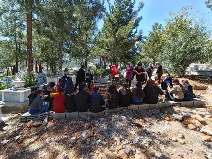 Ortaokul öğrencileri şehit Sedat Yabalak’ı dualarla andı