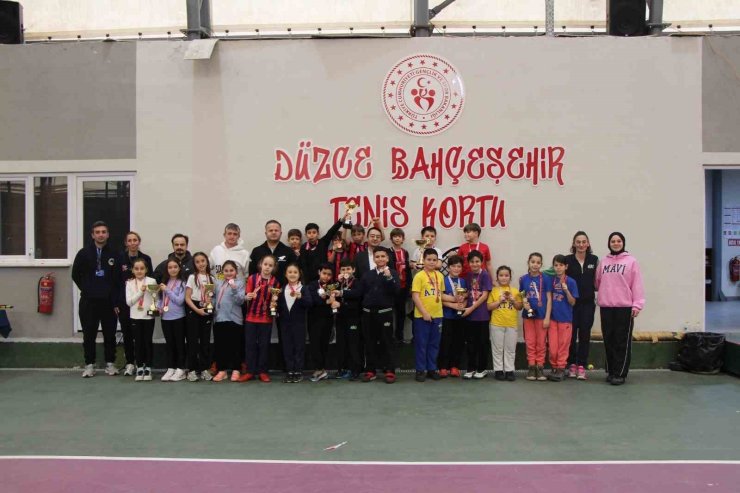 Minikler kort tenisi müsabakaları sona erdi
