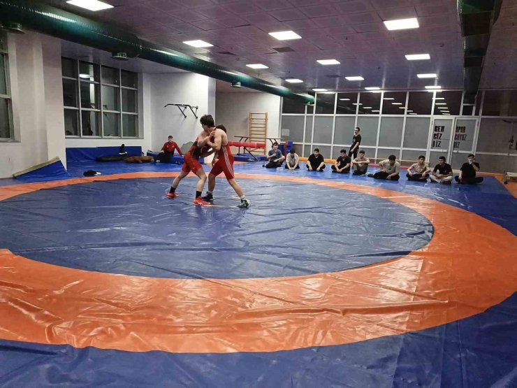 Bilecikli güreşçiler geleceğe hazırlanıyor