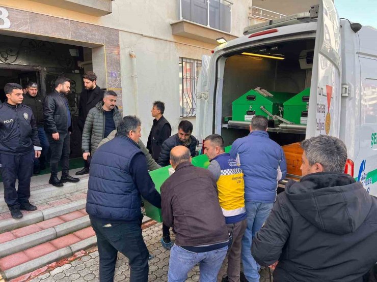 Babasını öldüren genç: "Üzerine atlayarak elimde bulunan bıçakla boğazını kestim"