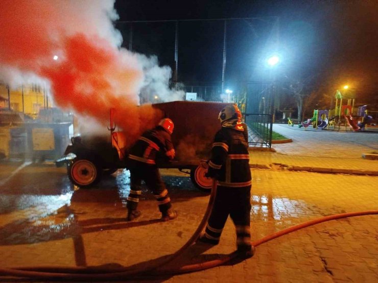 Seyir halindeki araç alev aldı