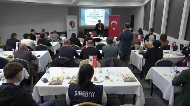 Amasya Valiliği’nden şehirdeki içerik üreticilerine ’bilinçli içerik’ semineri