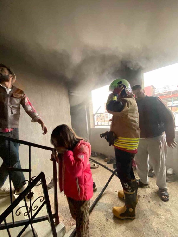 Kırıkhan’da ev yangını