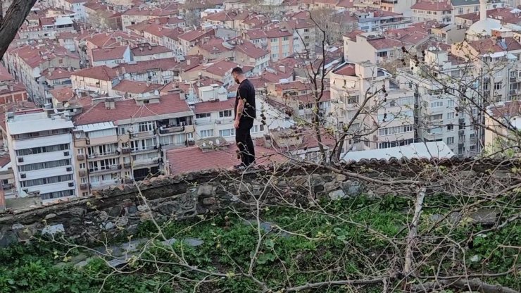 Tophane surlarında korku dolu anlar, 4 saat ikna edilmeye çalışıldı, düştü yaralandı
