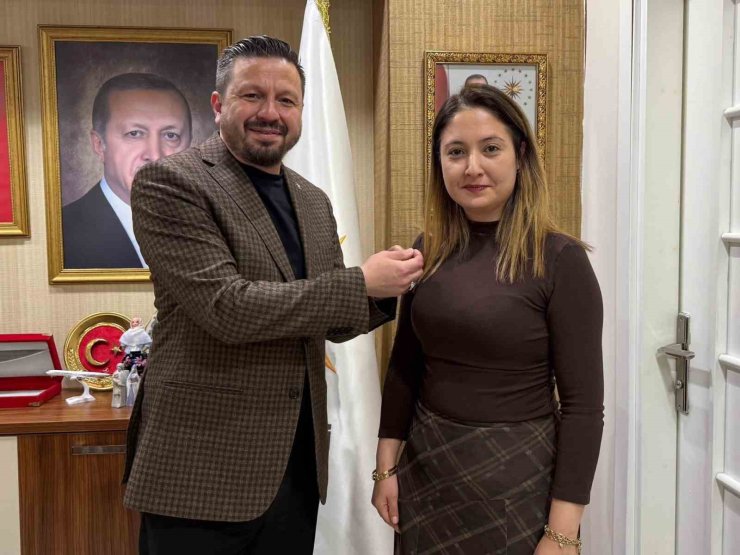 CHP Karesi İlçe Kadın Kolları Başkanı Sabiha Gören AK Parti’de