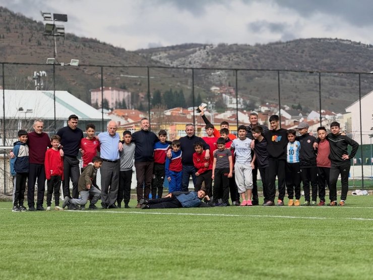 İl Başkanı Yıldırım Gençlik Merkezi’nde gençlerle buluştu