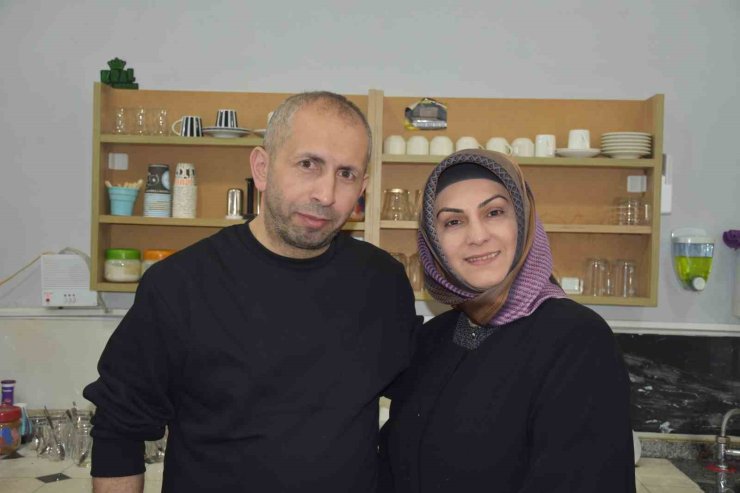 Karı kocanın çay ocağındaki omuz omuza mesaisi 15’inci yılında
