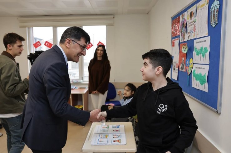 Başkan Kahveci: "Her türlü engeli sevgi ve anlayışla aşacağız"