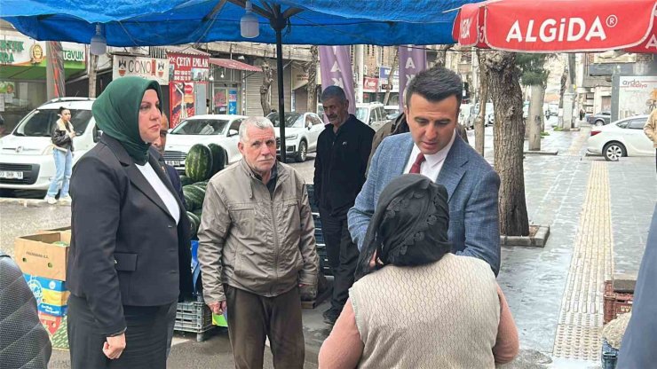 Bağlar Kaymakamı Özdemir, esnaf ve vatandaşlarla bir araya geldi