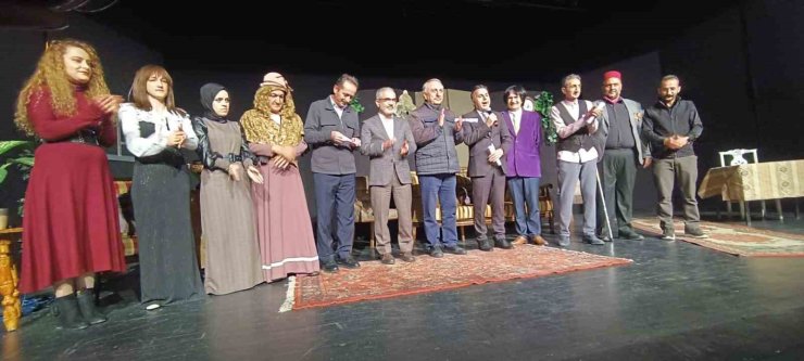 Erzurum Şehir Tiyatrosu, ‘Kılıbık Hayrullah’ oyunu ile Türkiye turnesine çıkıyor