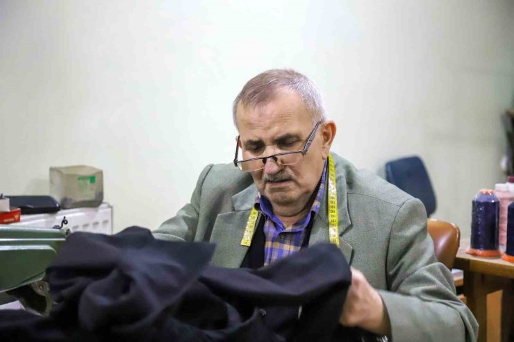 Gümüşhane’nin çınarlarından İlyas Aslan’ın 56 yıllık meslek yolculuğu