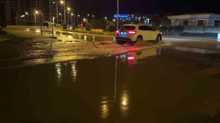 Osmaniye’de gece şiddetli yağmur etkili oldu