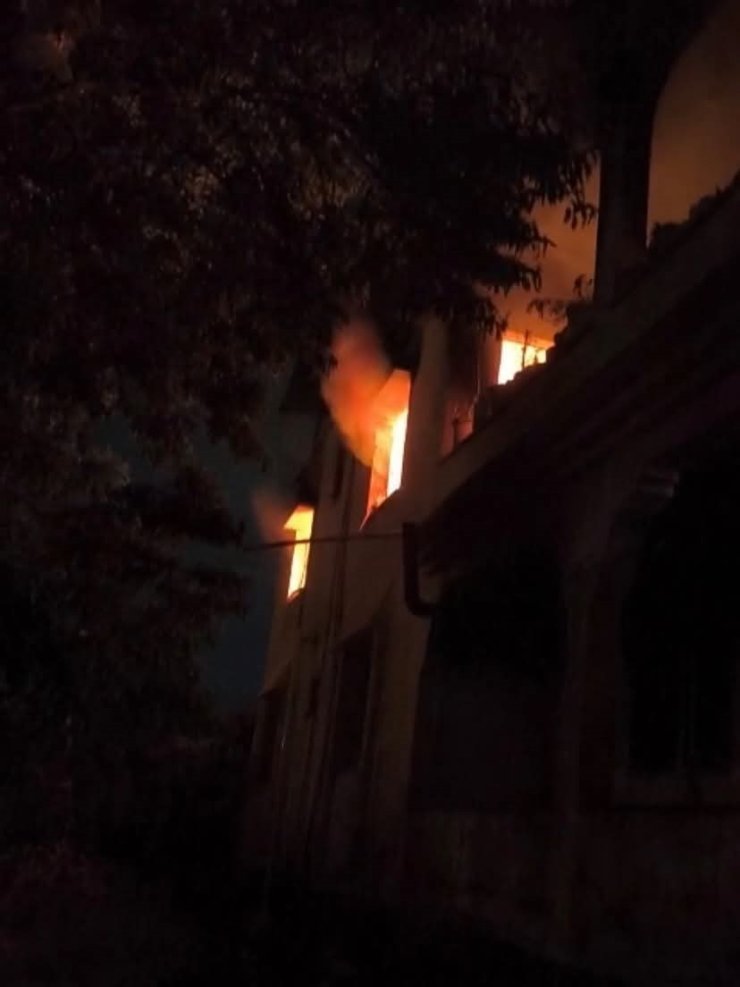 Reyhanlı’da ev yangını