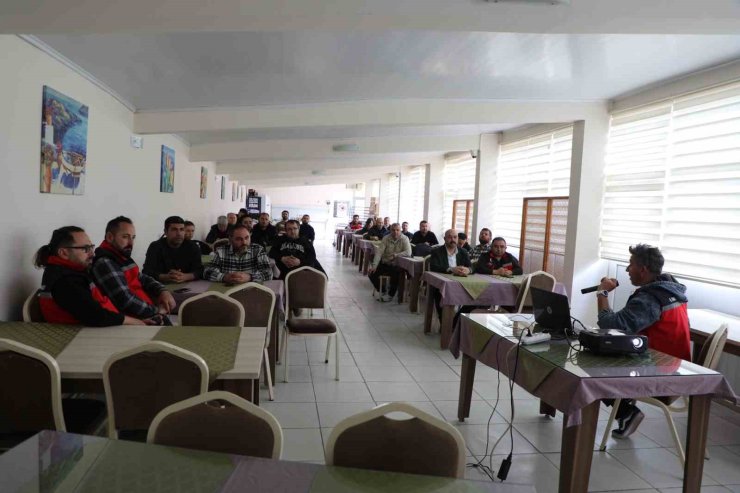 Uşak’ta buzağı kayıplarını azaltmaya yönelik eğitim programı düzenlendi