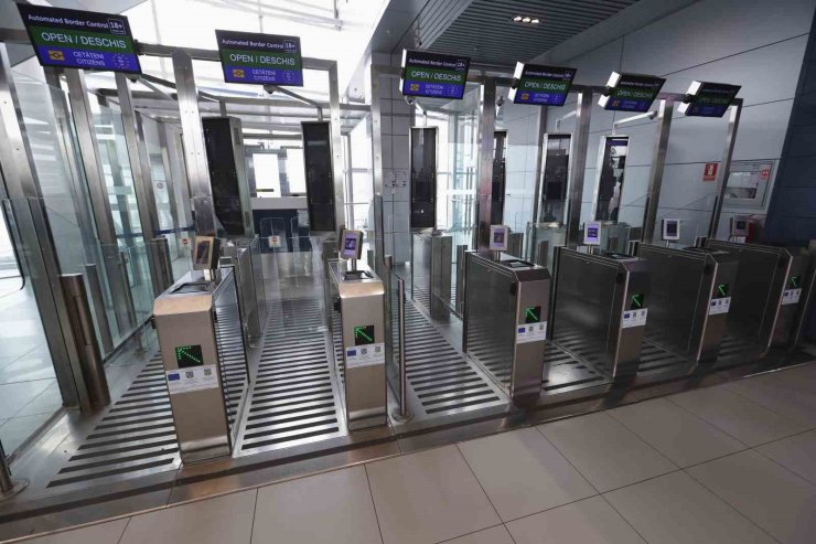 AB’nin Giriş-Çıkış Sistemi Schengen bölgesinin tamamında uygulamaya girdi