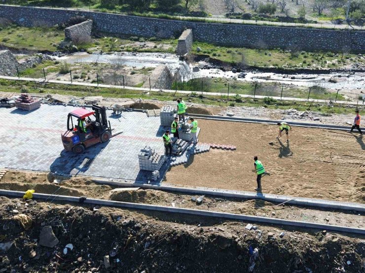 Aydın Büyükşehir’den Buharkent’te yol yapım çalışması