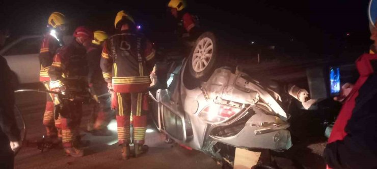 Bandırma’da takla atan araçta 2 kişi yaralandı