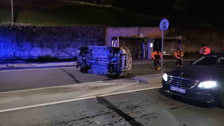 Kağıthane’de alkollü sürücü viyadükte kazaya neden oldu: Cip yan yattı