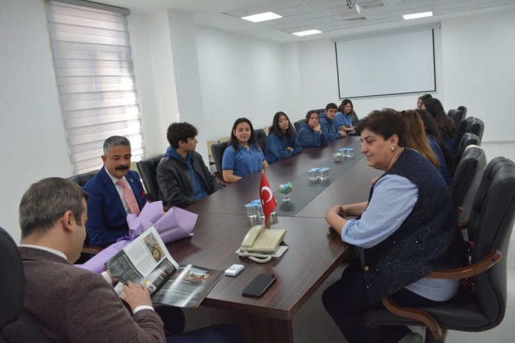 Köyceğiz’de öğrenciler ‘Mavi Mürekkep’ adlı dergi çıkardı