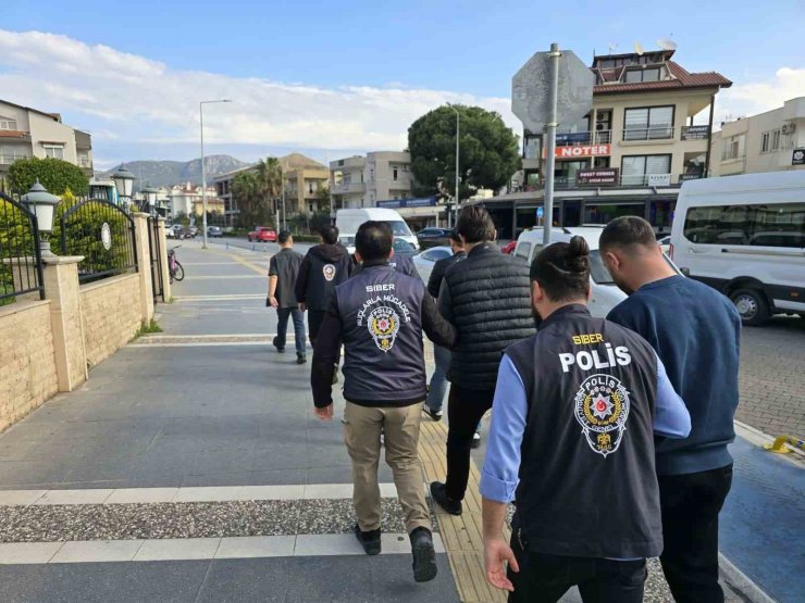 Marmaris’te ’sahte bungalov’ şebekesi çökertildi: 8 gözaltı
