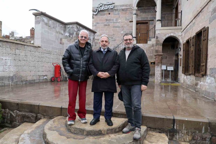 Zafer Algöz’den Sahaaflar Çarşısı’na tam not