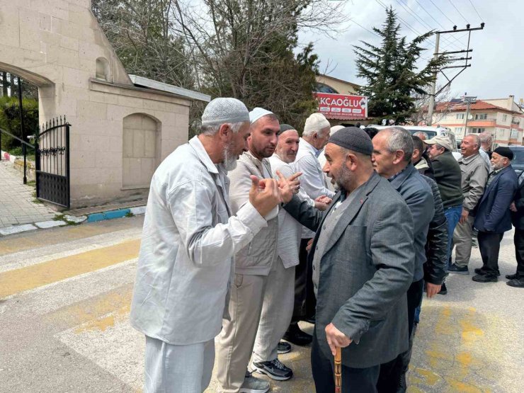 Otomobilin çarptığı yaya yaralandı