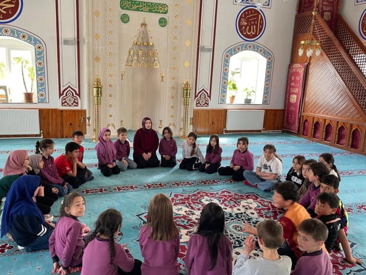 Bayburt’ta öğrencilere yönelik değerler eğitimi programları sürüyor