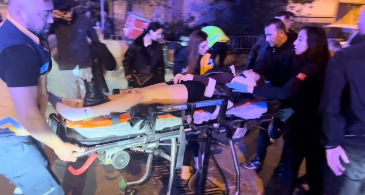 Edirne’de devrilen motosikletteki genç kız yaralandı