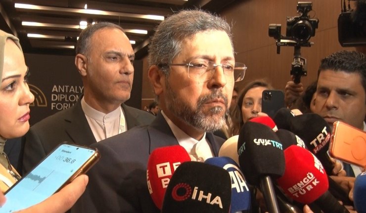 İran Dışişleri Bakan Yardımcısı Said Hatibzade "Diplomasinin kullanıldığı ve ardından yeniden savaş başlatıldığı bu kısır döngü sona ermeli"