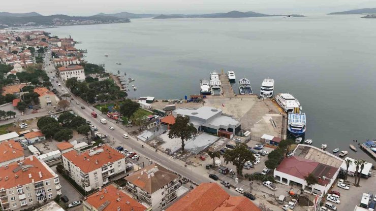 Ayvalık’ta yeni meydan düzenlemesi hayata geçiyor