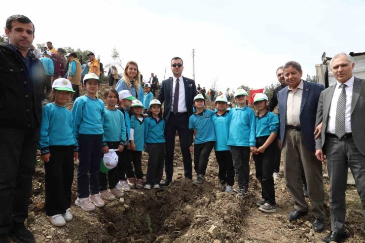 Akdam’da 1000 fidan toprakla buluştu