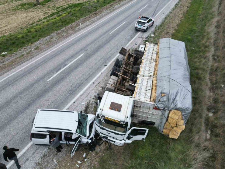 Kamyon ve tankerin karıştığı kazada faciadan dönüldü