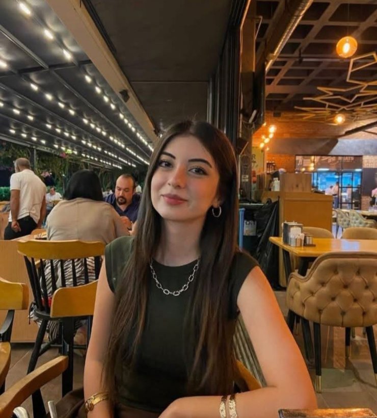 Alev alan otomobilde hayatını kaybeden 25 yaşındaki doktor son yolculuğuna uğurlandı