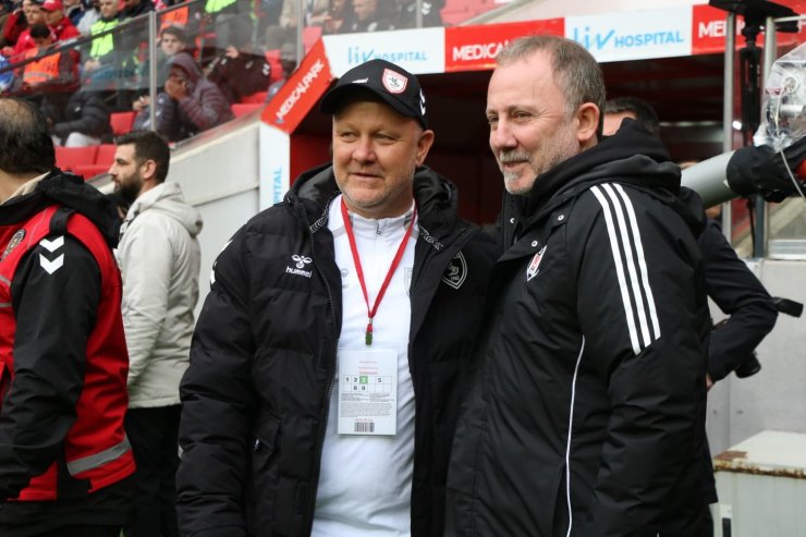 Trendyol Süper Lig: Samsunspor: 0 - Beşiktaş: 0 (Maç devam ediyor)