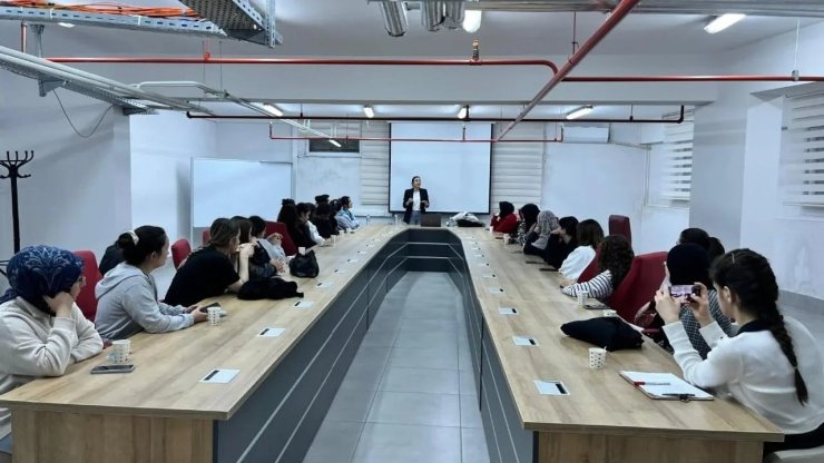 Sinop’ta üniversite öğrencilerine psikolojik ilk yardım eğitimi