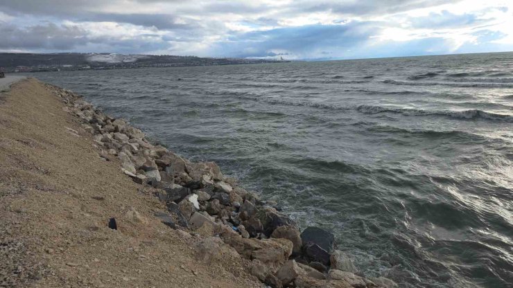 Van YYÜ Su Ürünleri Fakültesi Dr. Öğretim Üyesi Mustafa Akkuş: "Bu yıl yüzleri güldürecek bir tablo mevcut"
