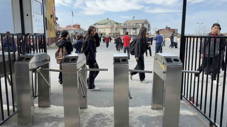 Arnavutköy’de lisede "üst düzey güvenlik" uygulaması: Velilere anlık fotoğraflı bildirim