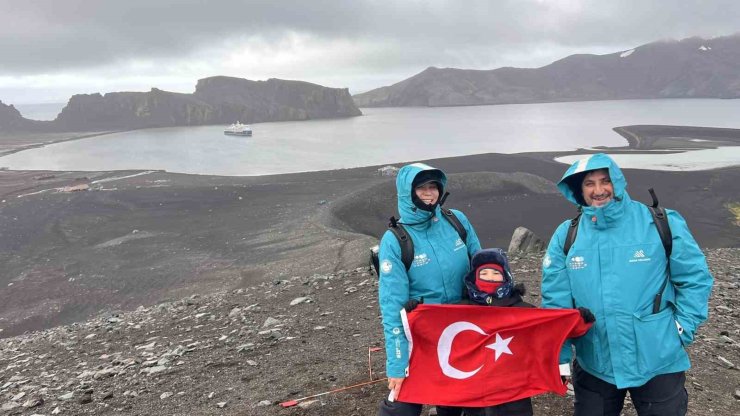 7 yaşındaki Pars, Güney Kutbu’nda Türk bayrağı açtı