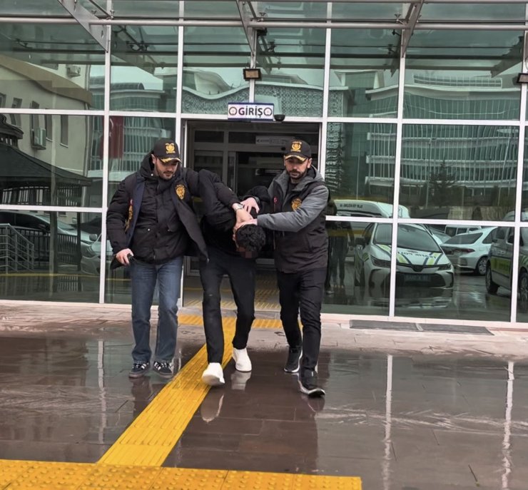Okullardan hırsızlık yapan şahıs yakalandı