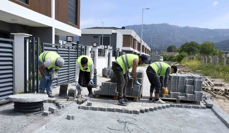Kuşadası Belediyesi’nden Davutlar Mahallesi’ne kesintisiz hizmet