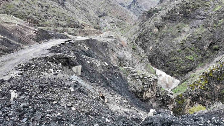 Şırnak’ta yağışla beraber heyelan oluştu