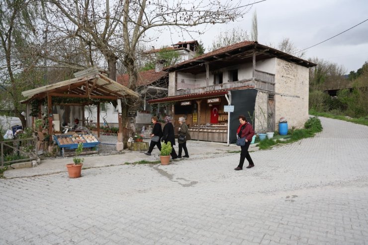 Burdurlu turistler Çameli’nin doğal güzelliklerine hayran kaldı