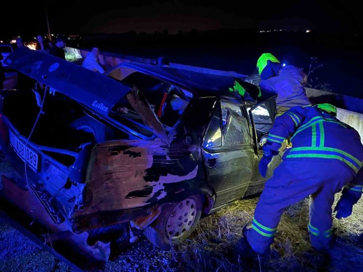 Gönen’deki tek taraflı kazada 2 kişi yaralandı