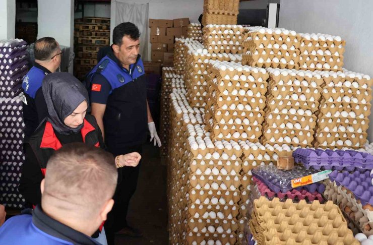 Haliliye’de sağlıksız depoya baskın: 5 bin koli yumurta imha edildi