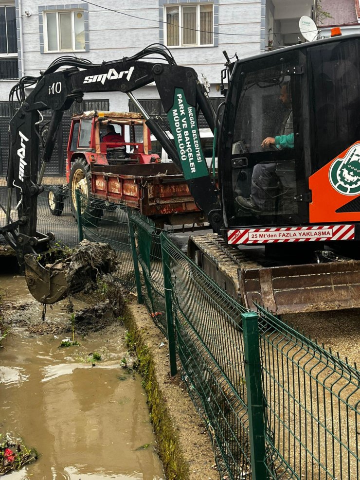 Cerrah’ta sulama kanalları temizlendi